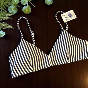 NWT! Lululemon Seersucker Swim Top, Medium A/B cup